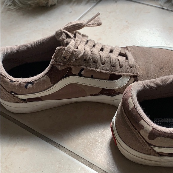 Vans - Picture 3 of 6